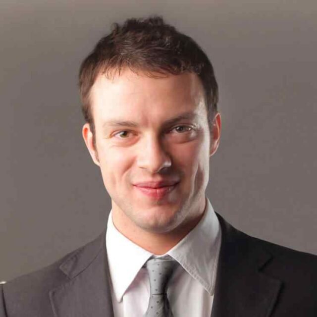 https://drsthecoach.com/wp-content/uploads/2018/01/img-testimonials-career-02-640x640.jpg